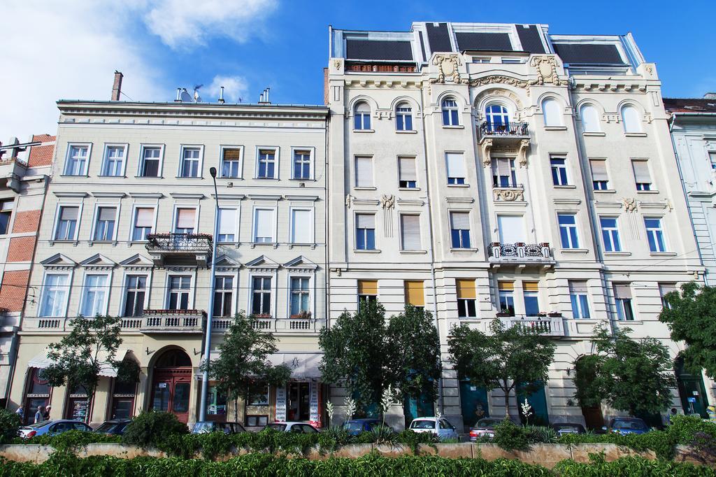 Pelicanstay At Riverside Danube Boedapest Buitenkant foto
